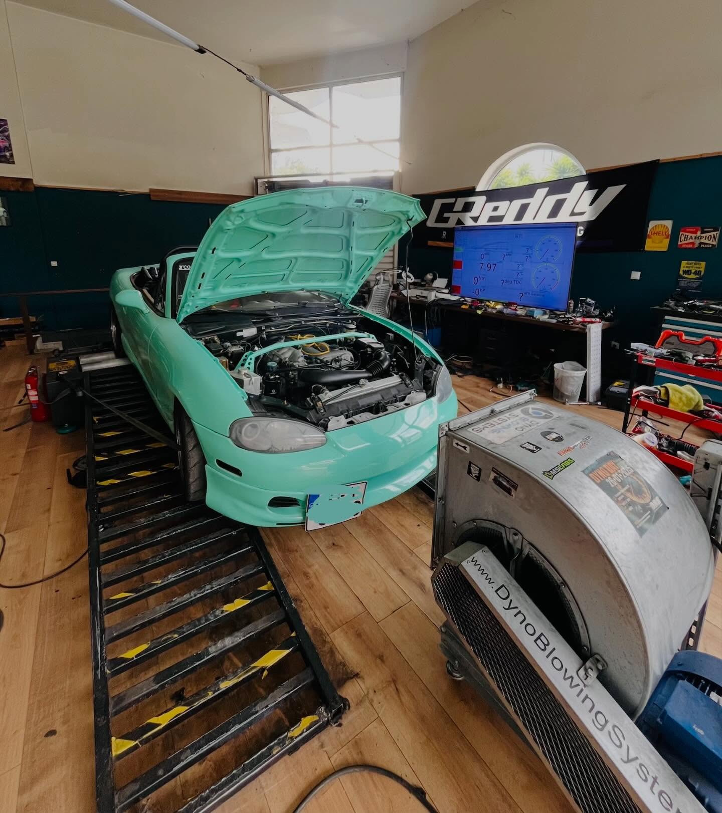 Almost stock Mazda MX-5 NB 1.8 MK2